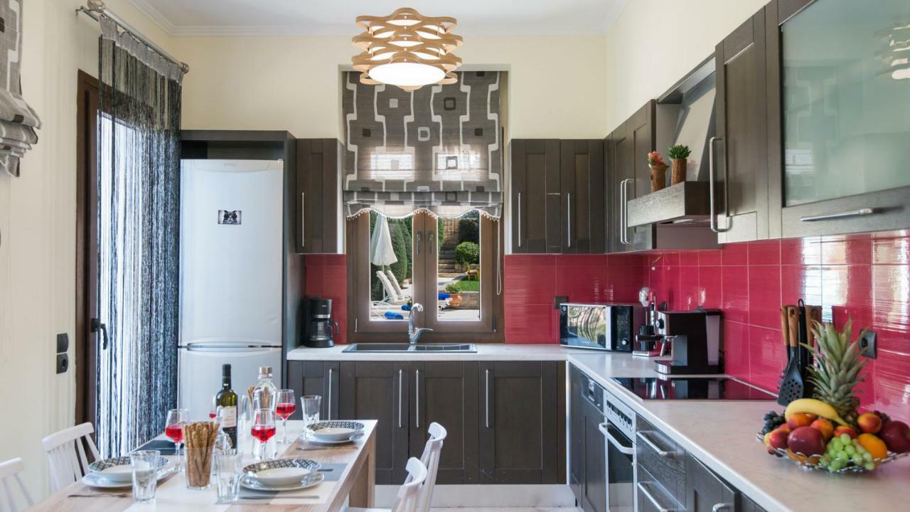 Elmyra Villa, Heated Pool & Walking To Beach, By Thinkvilla Gerani Chanion Exterior foto